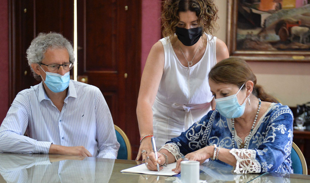 Presidente Perón | Firman las escritura de tierras destinadas a viviendas en San Martín y Numancia Sur