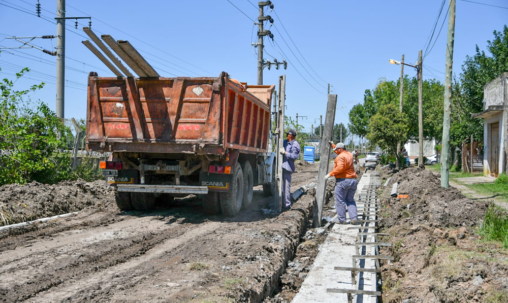 Alejandro Korn | Redes Conexas: comenzaron a asfaltar un tramo de Carola Lorenzini