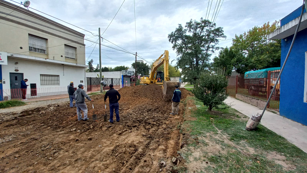 San Vicente | Comenzaron a asfaltar tres calles de la zona 9 de Julio y Presidente Perón