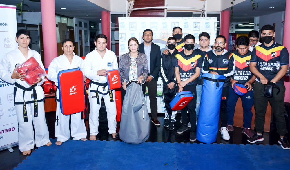 Deportes | Blanca Cantero entregó kits deportivos a organizaciones dedicadas a las artes marciales
