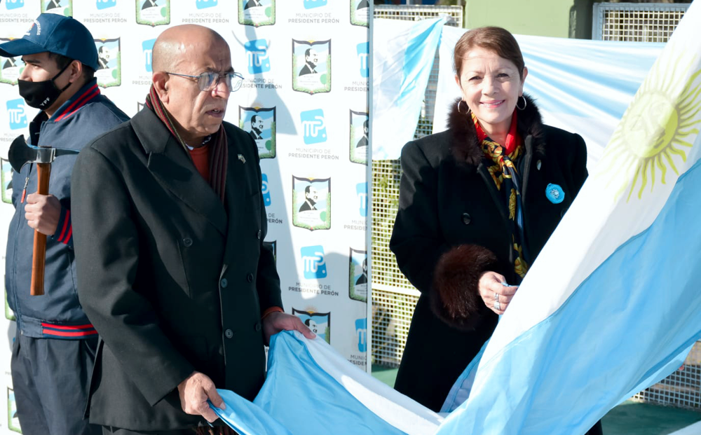 Presidente Perón | Blanca Cantero presidió emotivo acto patrio por el Día de la Bandera