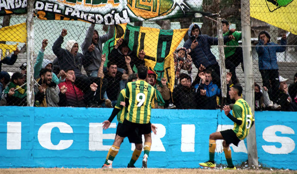 Fútbol masculino | Las Mandarinas y Defensores de Glew jugarán la final de la Liga Metropolitana