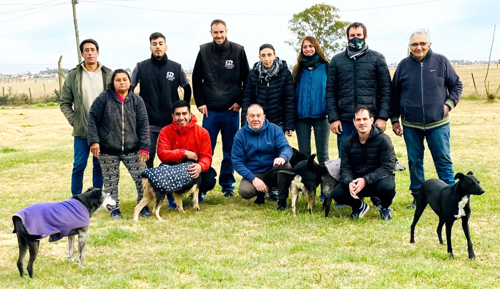 Domselaar | Exitosa colecta para juntar alimentos para el Refugio En Alerta