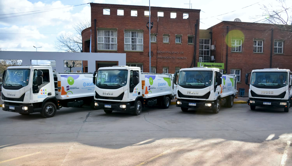 Presidente Perón | ACUMAR entregó al Municipio cuatro nuevos camiones recolestores de residuos