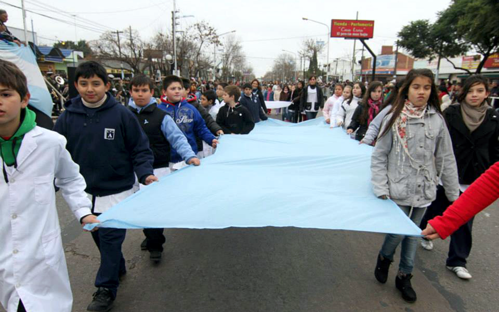 Alejandro Korn | La ciudad se vestirá de celeste y blanco para recibir al Día de la Independencia
