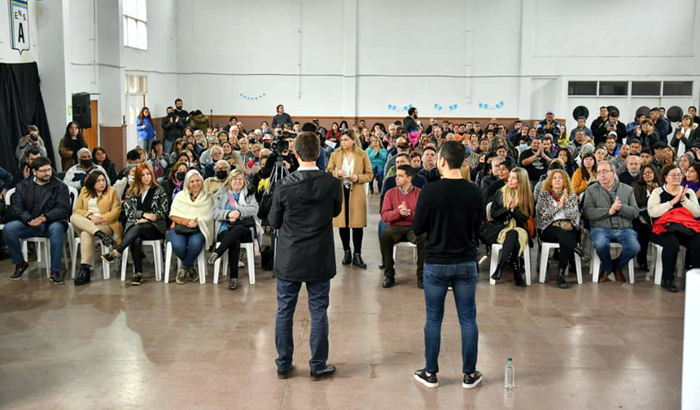 San Vicente | Mantegazza entregó cocinas y heladeras a 50 instituciones del distrito