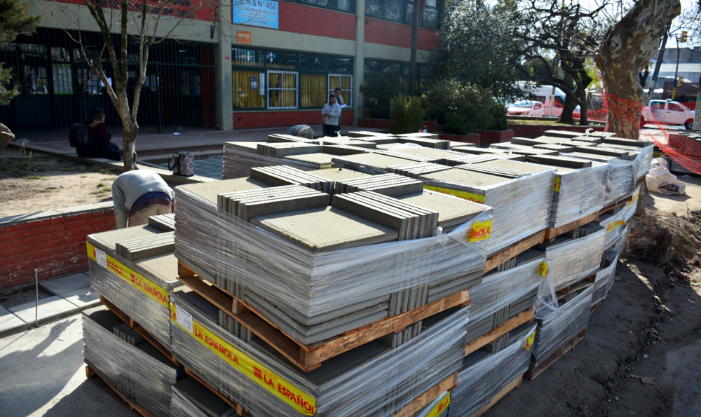 Educación | Reparan a nuevo las veredas de la Escuela Secundaria 2 de San Vicente