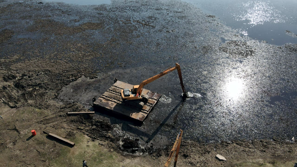 San Vicente | Comenzó el trabajo de recuperación del espejo de agua de la Laguna del Ojo