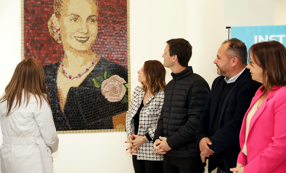 San Vicente | A 75 Años Del Voto Femenino, Descubrieron Un Mural De ...