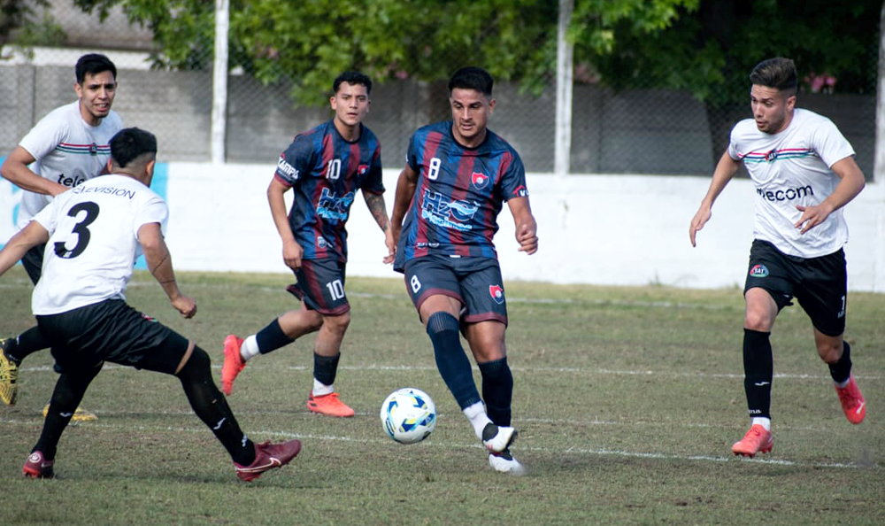 Fútbol masculino | Deportivo, Las Mandarinas y Defensores de Glew debutaron en el Torneo Federal