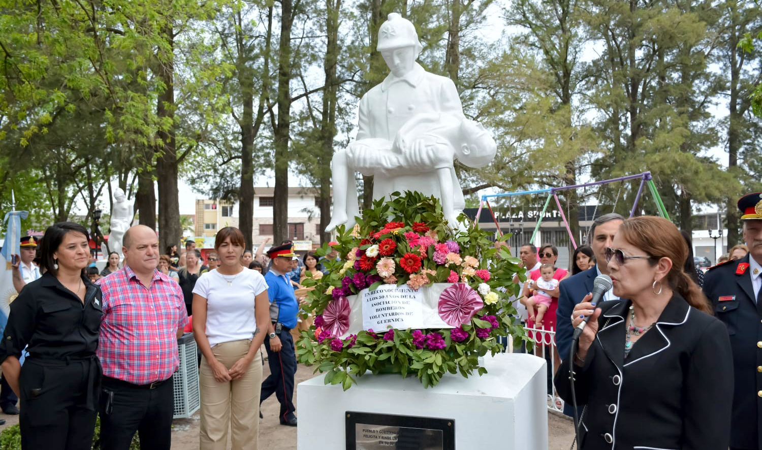 Presidente Perón | Desfile por el 50 Aniversario de la creación de los Bomberos Voluntarios de Guernica
