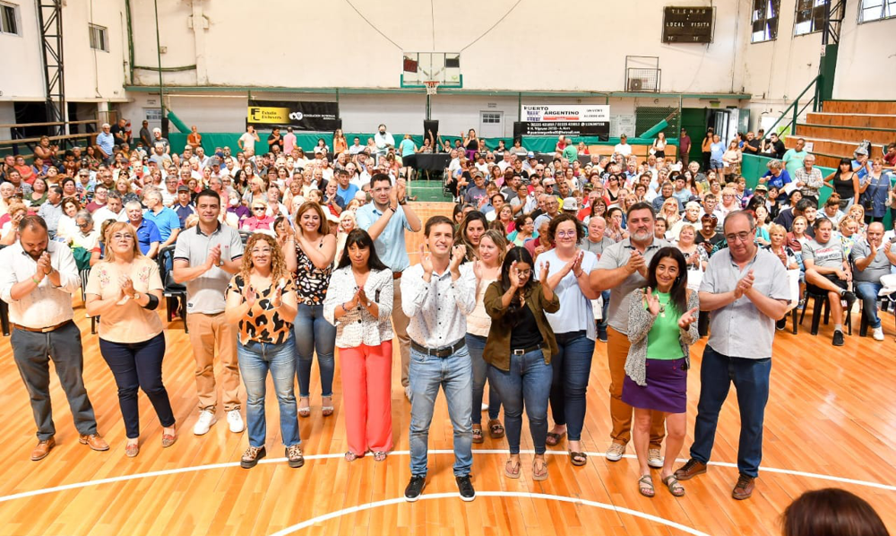 Conectados con Vos | Mantegazza entregó otras 700 tablets a adultos mayores del distrito