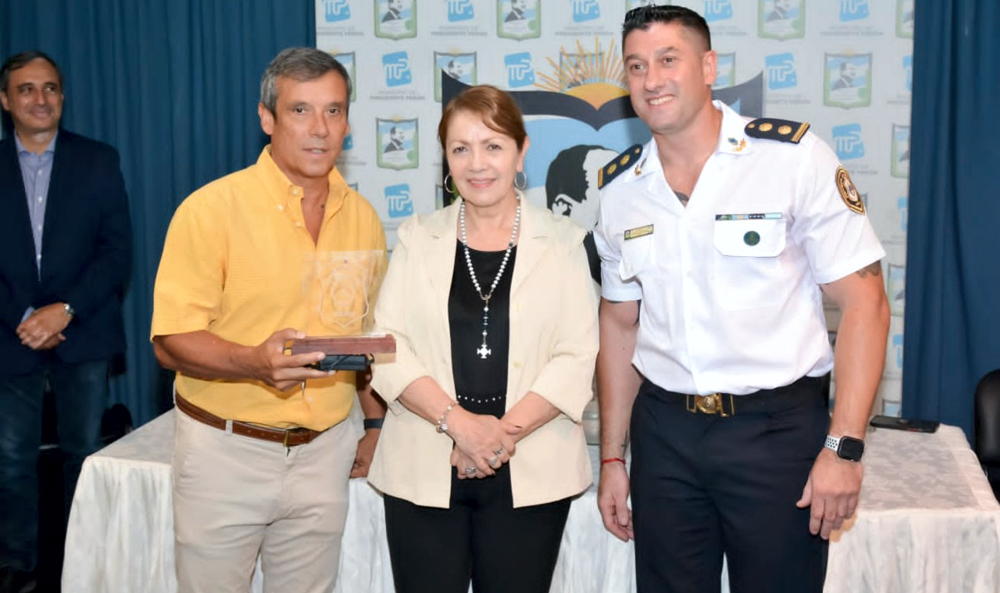 Aniversario | Blanca Cantero distinguió a personal policial que presta servicio en el distrito