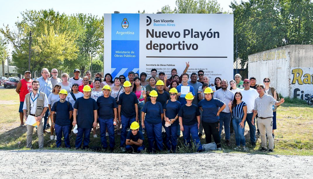 San Vicente | Firmaron el inicio de obra para un playón multideportes en el barrio Pueblo de la Paz