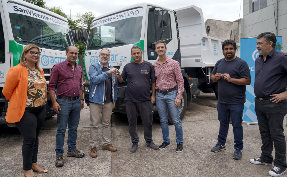 San Vicente | ACUMAR entregó dos camiones volcadores para la recolección de ramas y áridos