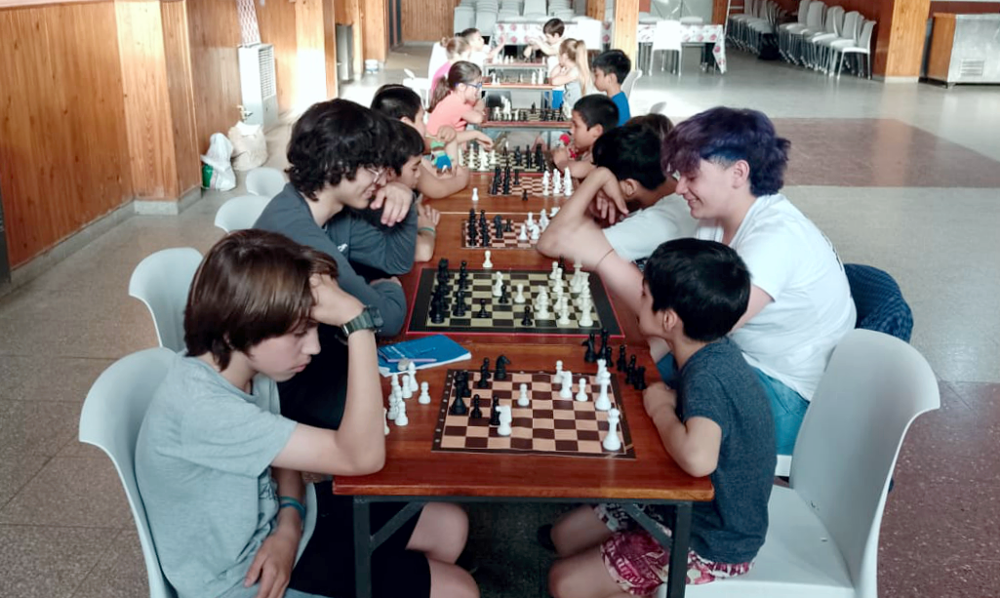 Ajedrez | Comenzó la actividad en la Escuela Municipal en cuatro sedes en San Vicente
