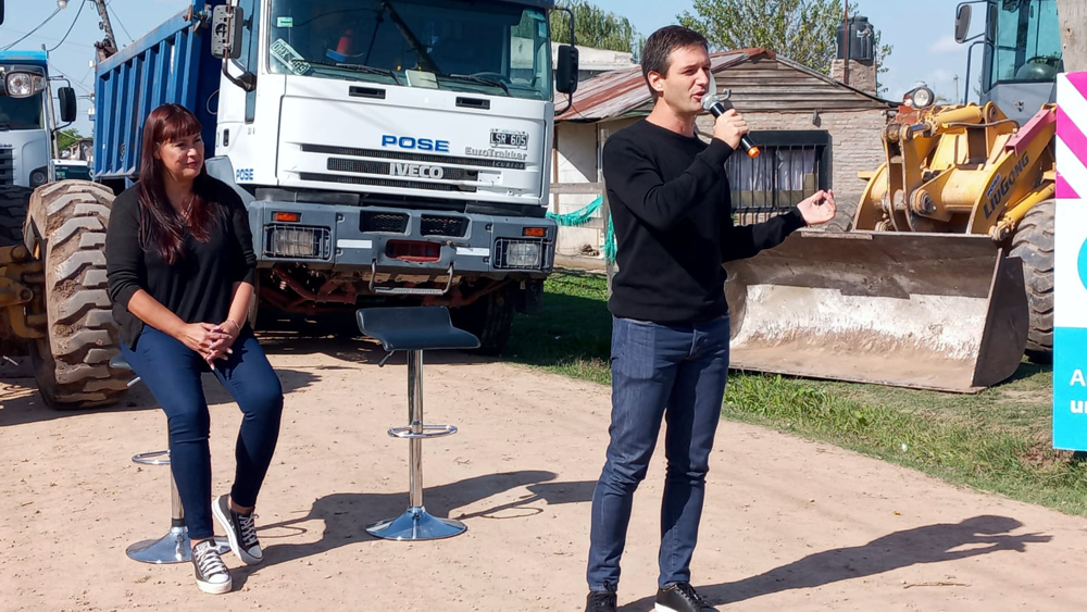 Megaobra | Comenzaron a asfaltar 25 kilómetros de calles en cuatro barrios de Alejandro Korn