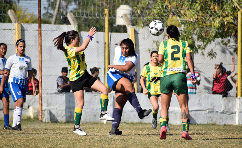 Fútbol | Comenzaron a disputarse los torneos Femenino y Senior de la Liga Metropolitana