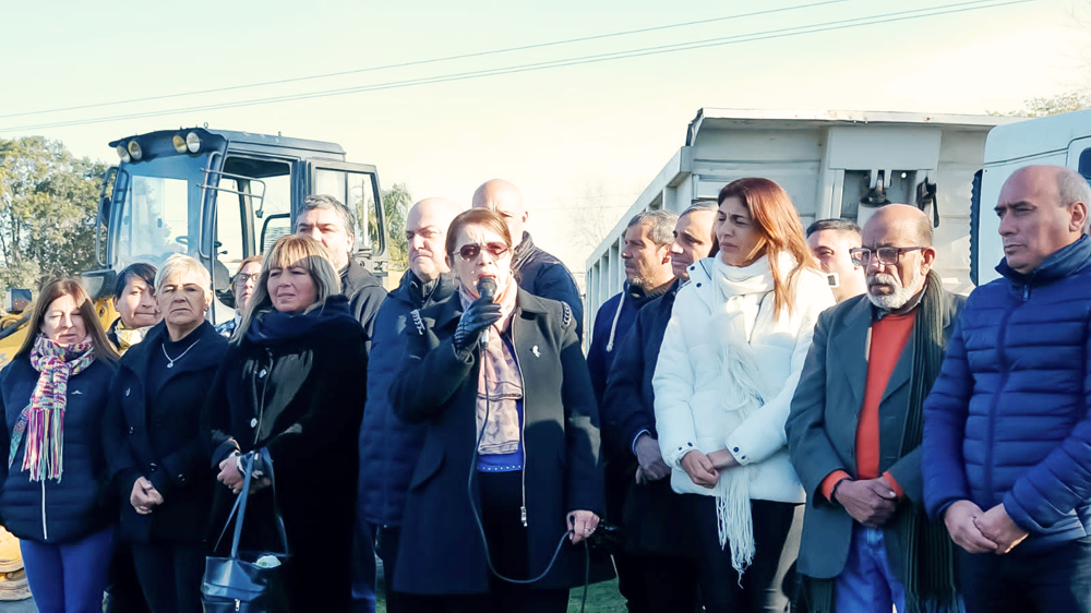 Asfaltos | Cantero anunció la pavimentación del total de la traza de la avenida 139 del barrio La Yaya