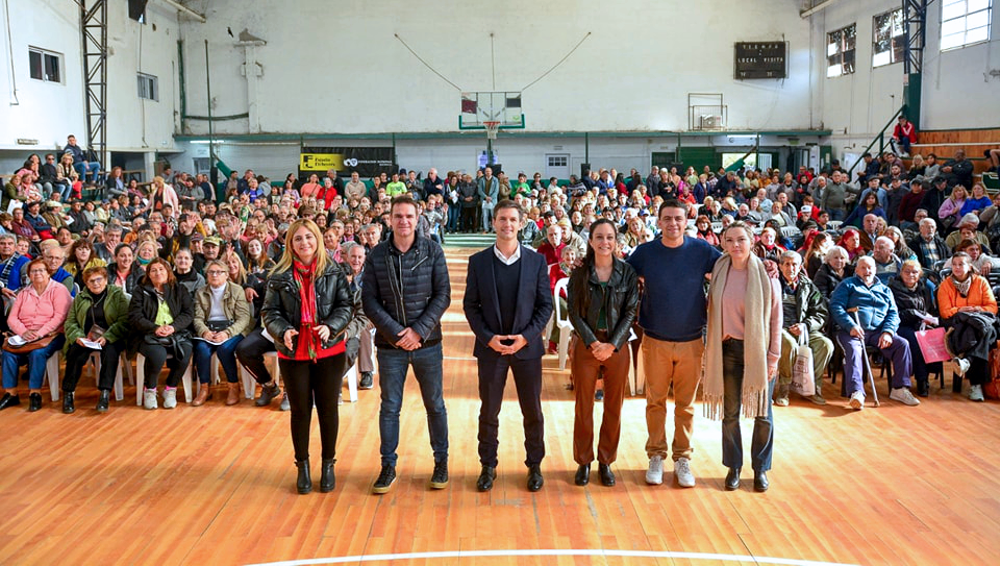 Tecnología | Mantegazza entregó 3.000 tablets del programa nacional “Conectado con Vos”