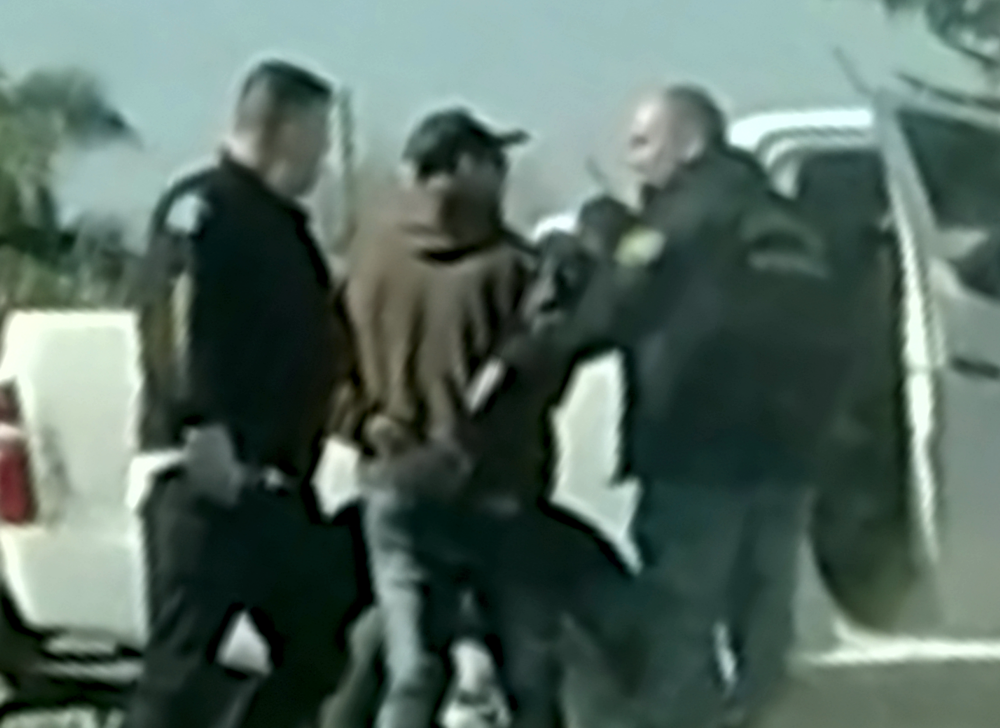 In Fraganti | Detienen a dos policías del servicio de calle de Alejandro Korn, acusados de extorsión