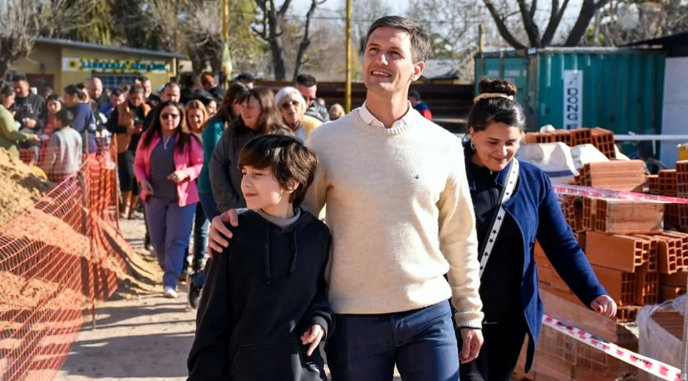 Educación | Ya techan el edificio de la nueva Escuela Secundaria 13 del barrio Eva Perón de San Vicente