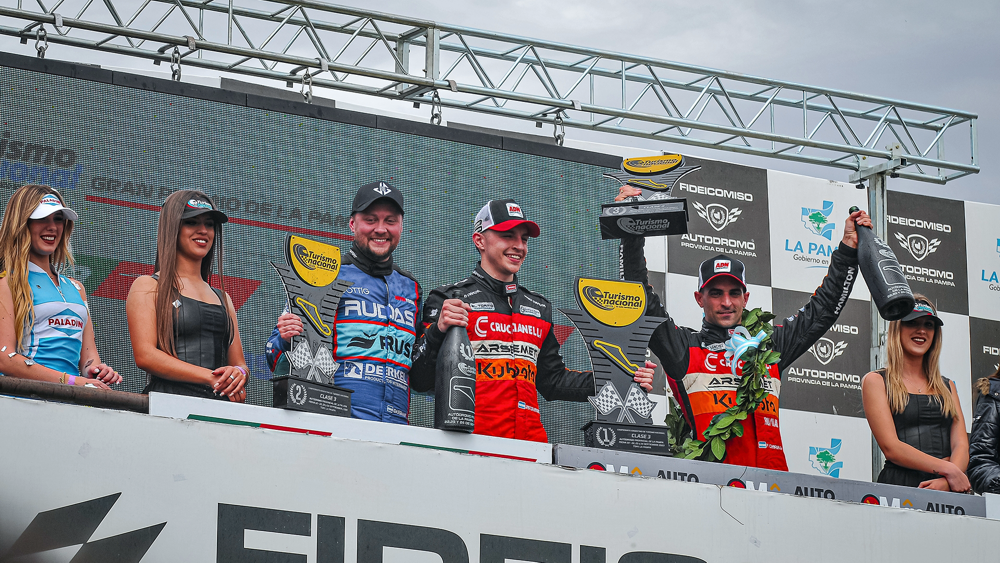 Turismo Nacional | Iansa ganó en pista, pero los comisarios lo relegaron a la segunda posición