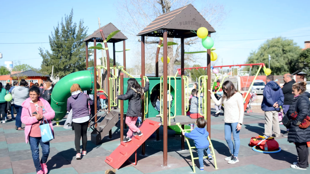 Presidente Perón | Cantero inauguró un sector de juegos en la plaza del barrio Panamérica de Guernica