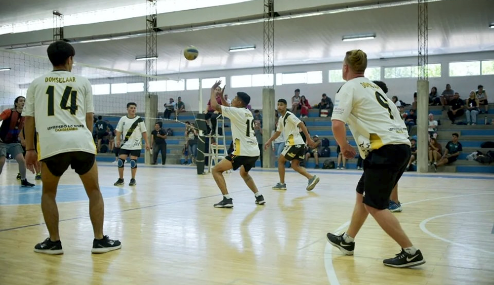 Alejandro Korn | Se realizó un exitoso torneo de vóley masculino en el Microestadio Mugica