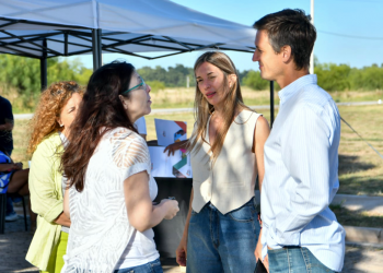 B° Papa Francisco | Mantegazza y Batakis entregaron posesiones a nuevos propietarios del barrio