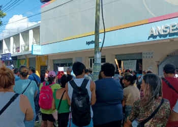 Alejandro Korn | Realizan “abrazo” al ANSES por despido de personal de planta