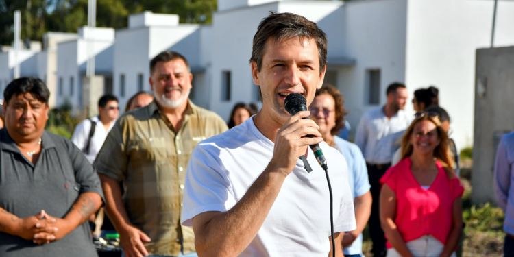 Viviendas | Mantegazza entregó casas a 78 nuevos vecinos del barrio Empalme San Vicente