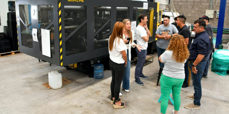 Industrias | Mantegazza visitó a dos empresas radicadas en el Parque Industrial San Vicente