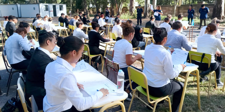 Seguridad | Aspirantes a la Policía bonaerense rindieron los exámenes en la UAE