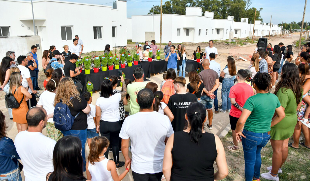 Viviendas | Mantegazza entregó 40 casas más en el barrio Empalme de Alejandro Korn