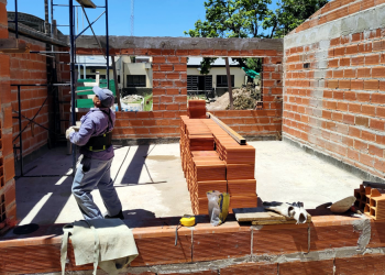 Presidente Perón | Avanza la obra de ampliación en dos escuelas del barrio América Unida