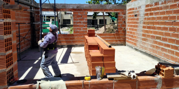 Presidente Perón | Avanza la obra de ampliación en dos escuelas del barrio América Unida
