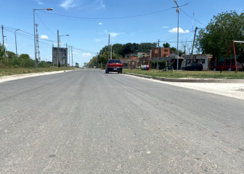 Presidente Perón | Habilitaron el segundo tramo asfaltado de la calle Chaco, en Guernica Oeste