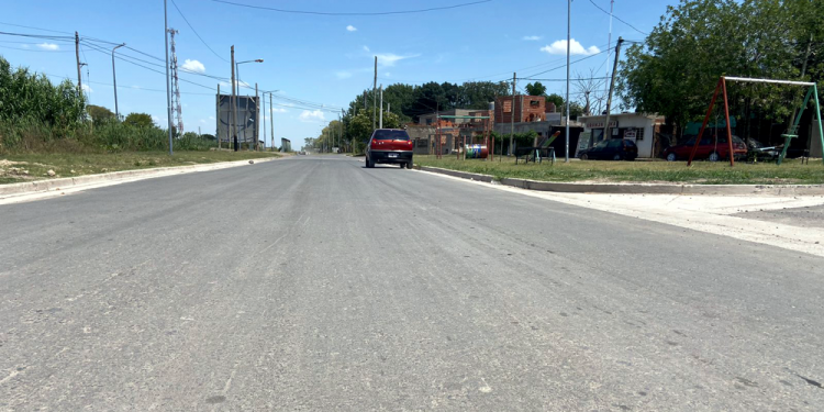 Presidente Perón | Habilitaron el segundo tramo asfaltado de la calle Chaco, en Guernica Oeste