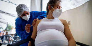 Provinciales | Comenzó la campaña de vacunación obligatoria contra el VSR en embarazadas