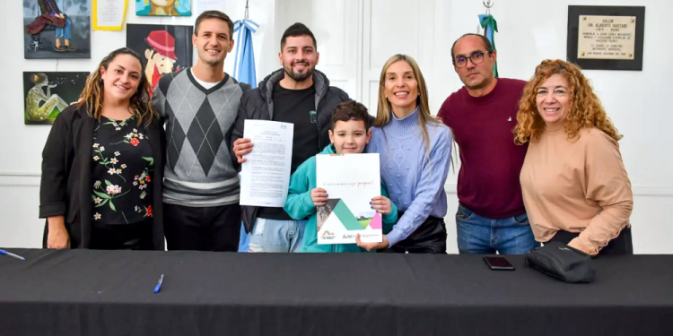 Viviendas | 38 familias sanvicentinas  firmaron las actas de sus casas en el Barrio Empalme