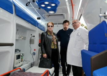 Salud | El hospital Grierson recibió una ambulancia nueva y un electrocardiógrafo