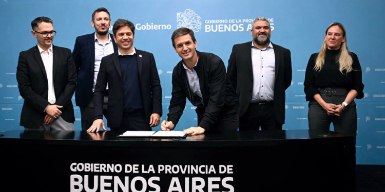 La Plata | Mantegazza firmó un convenio para adquirir nuevos bienes para el Municipio de San Vicente