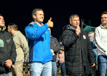 Domselaar | El Club Defensores inauguró su nuevo sistema lumínico homologado por AFA