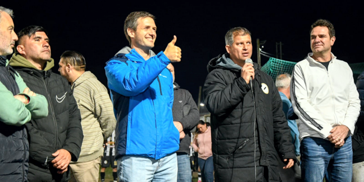 Domselaar | El Club Defensores inauguró su nuevo sistema lumínico homologado por AFA