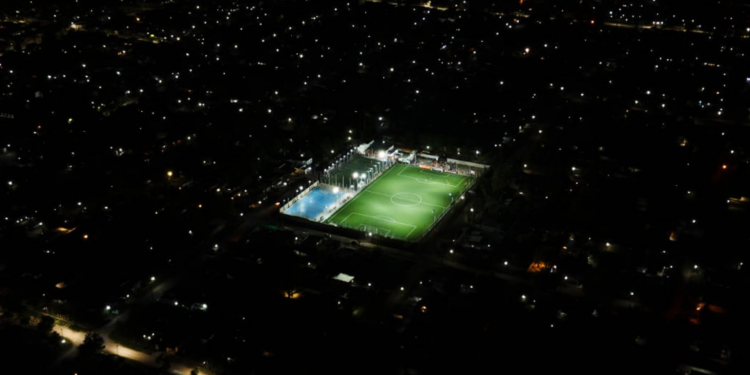 Deportes | Estrella del Sur estrenó su nueva iluminación LED profesional