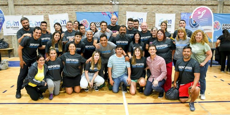 Juegos Bonaerenses | Mantegazza entregó la indumentaria oficial para las finales en MDQ