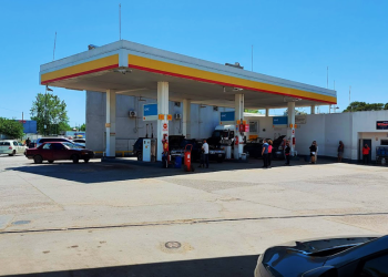 Empresariales | A 65 años de su apertura, distinguieron a la Estación de Servicios Pazos y Baretta