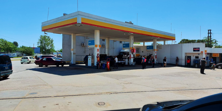 Empresariales | A 65 años de su apertura, distinguieron a la Estación de Servicios Pazos y Baretta