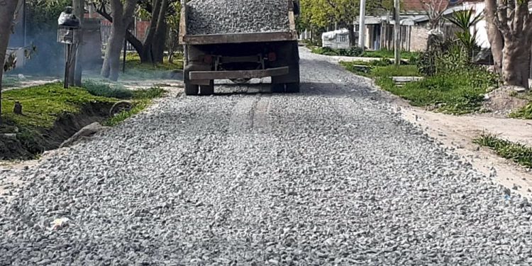 Presidente Perón | Reparan calles del distrito con material reciclado de asfaltos rotos